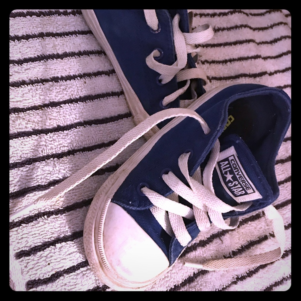 Toddler size 8 converse